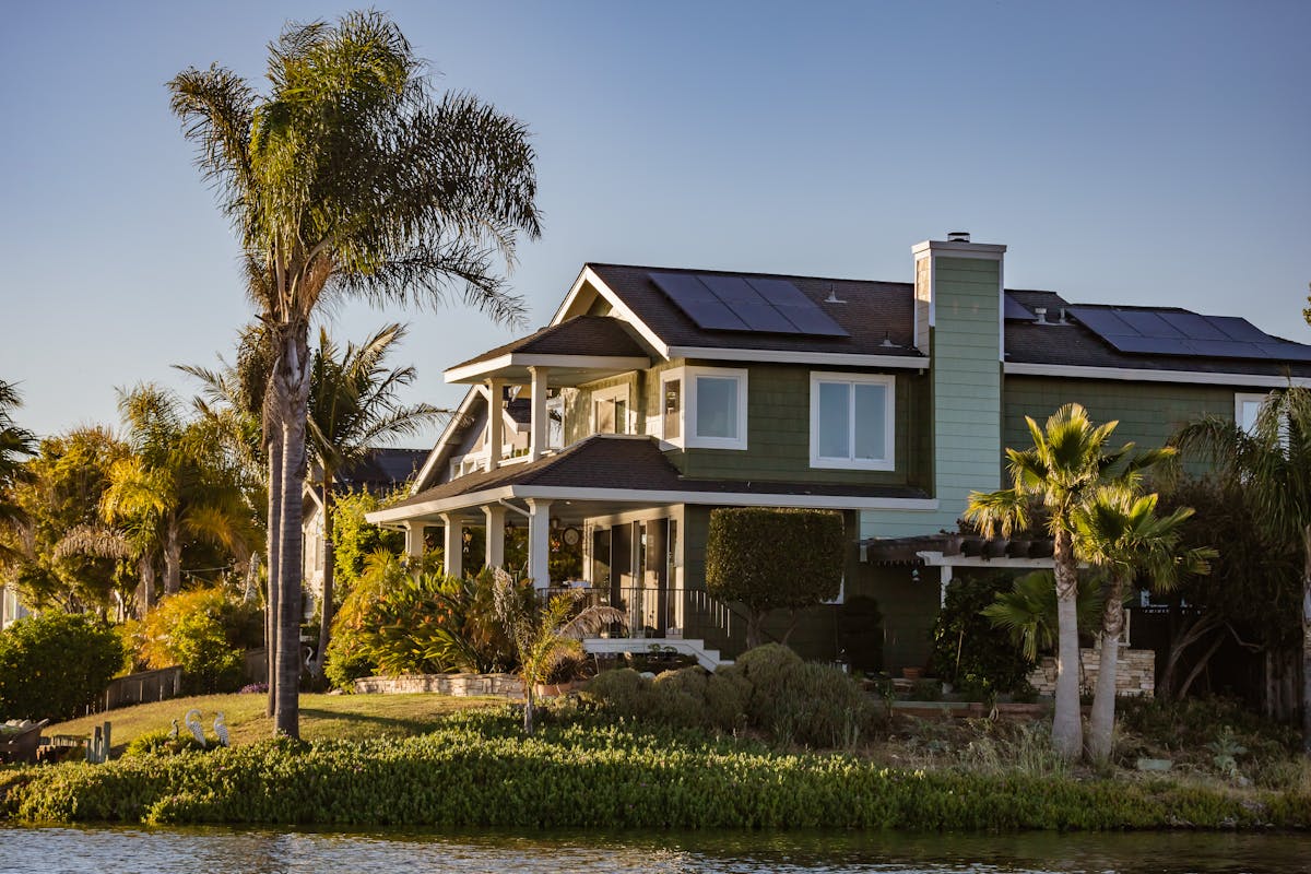 Contemporary eco-friendly home exterior