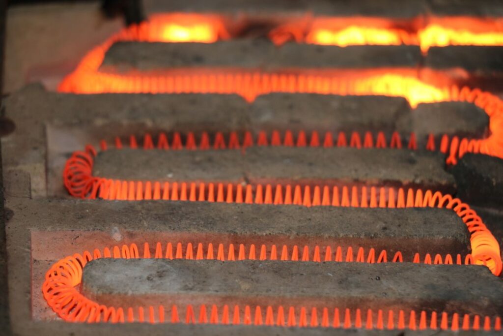 Glowing element of an electric heater